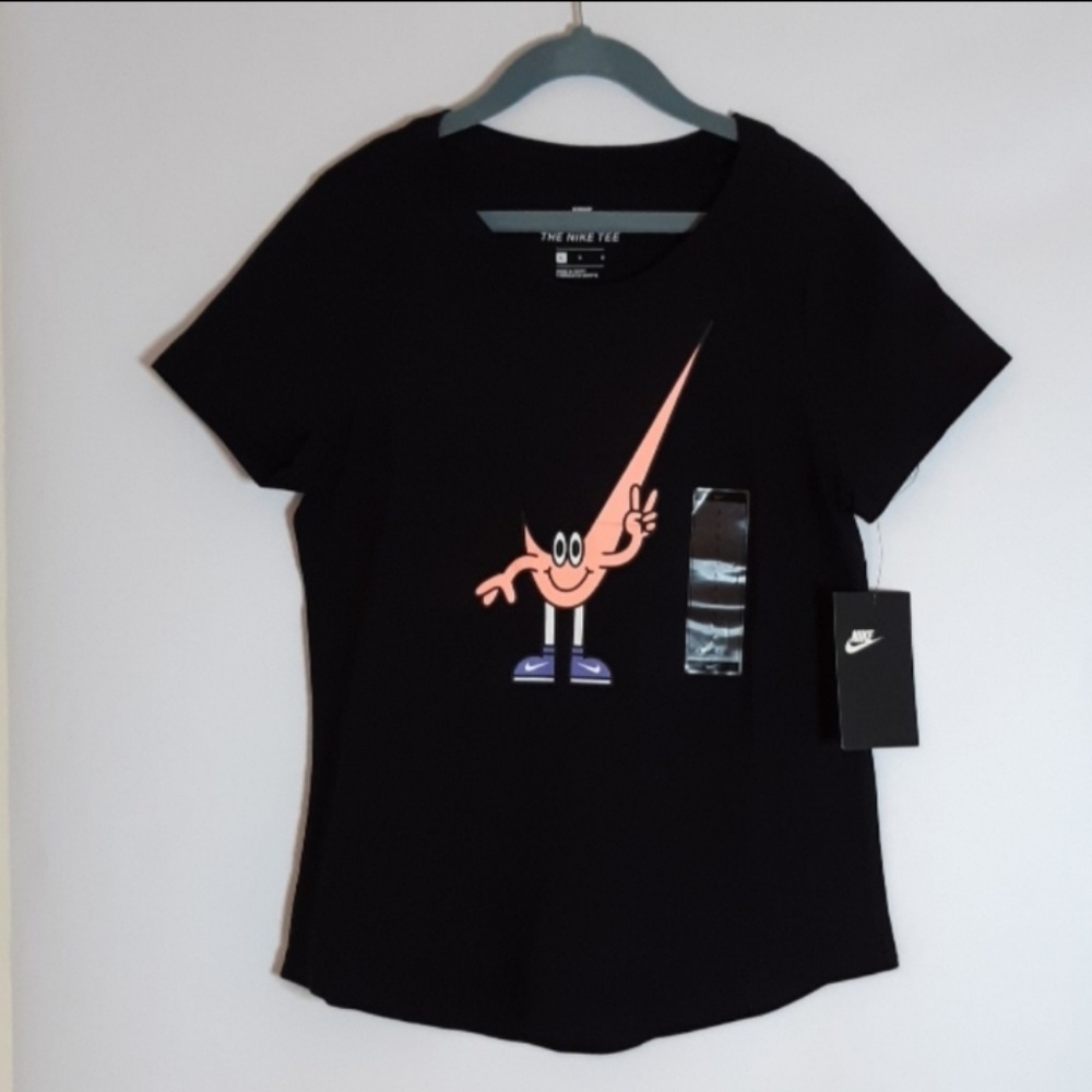 New with tags Nike t shirt  Girls size L